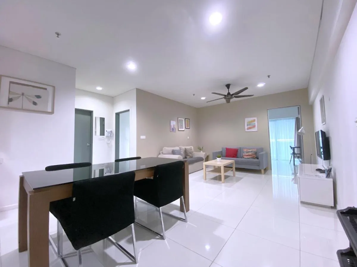Mercu Summer Suite - Little Penguin Kuala Lumpur 0*,